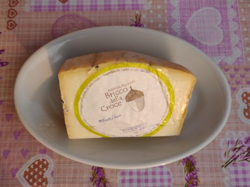 Pecorino - confezione da 300 gr sottovuoto